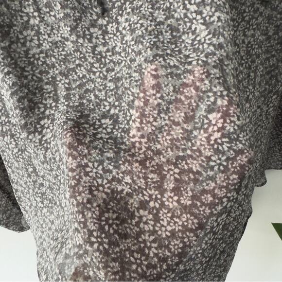 Calypso St. Barth 100% Silk Gray and white Blouse long sleeve sheer floral smock - Picture 6 of 11